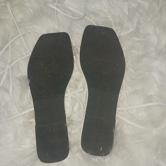 Women white open toe lace up flat sandals - Picture 8 of 9